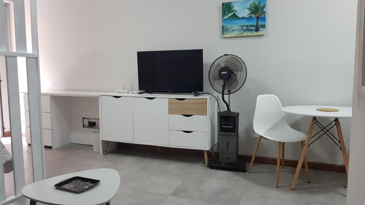 Ferienwohnung Modern Luxury Studio Fully Equipped Flic-en-Flacq Exterior foto